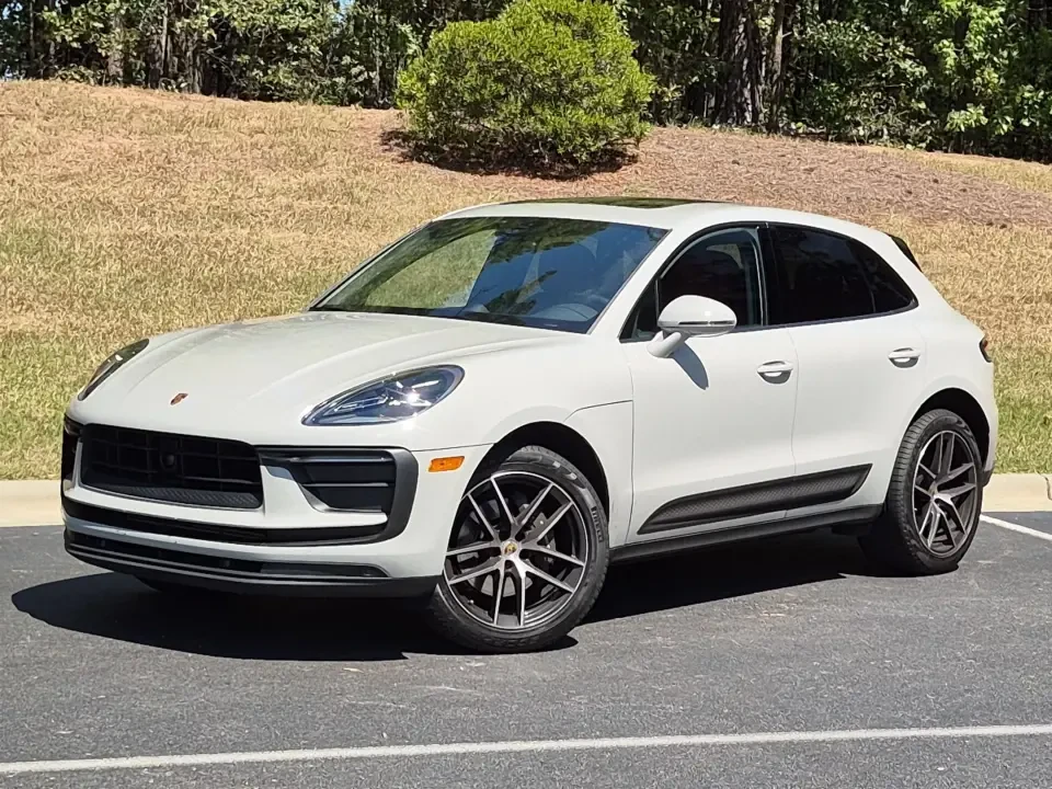 2024 Porsche Macan - Image 7 of 31
