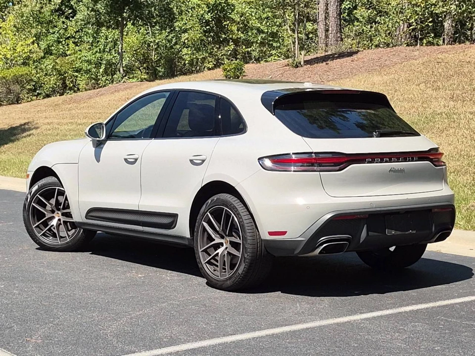 2024 Porsche Macan - Image 3 of 4