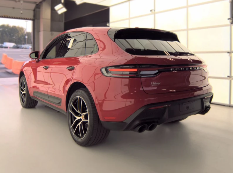 2024 Porsche Macan - Image 4 of 10