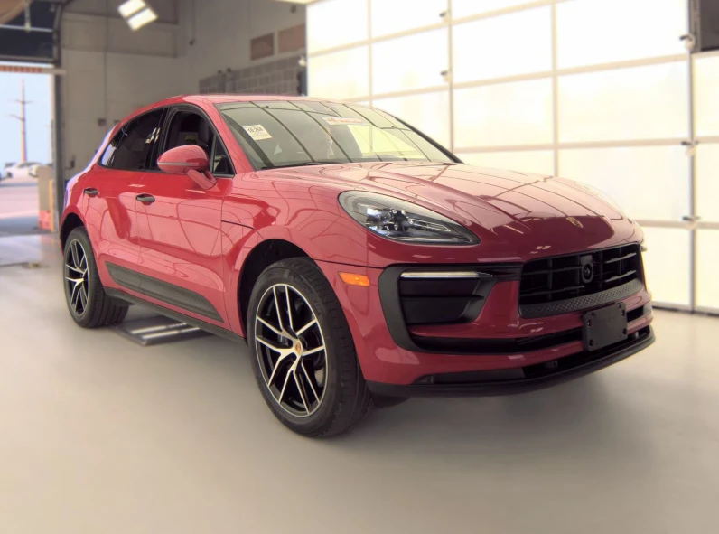 2024 Porsche Macan - Image 5 of 10