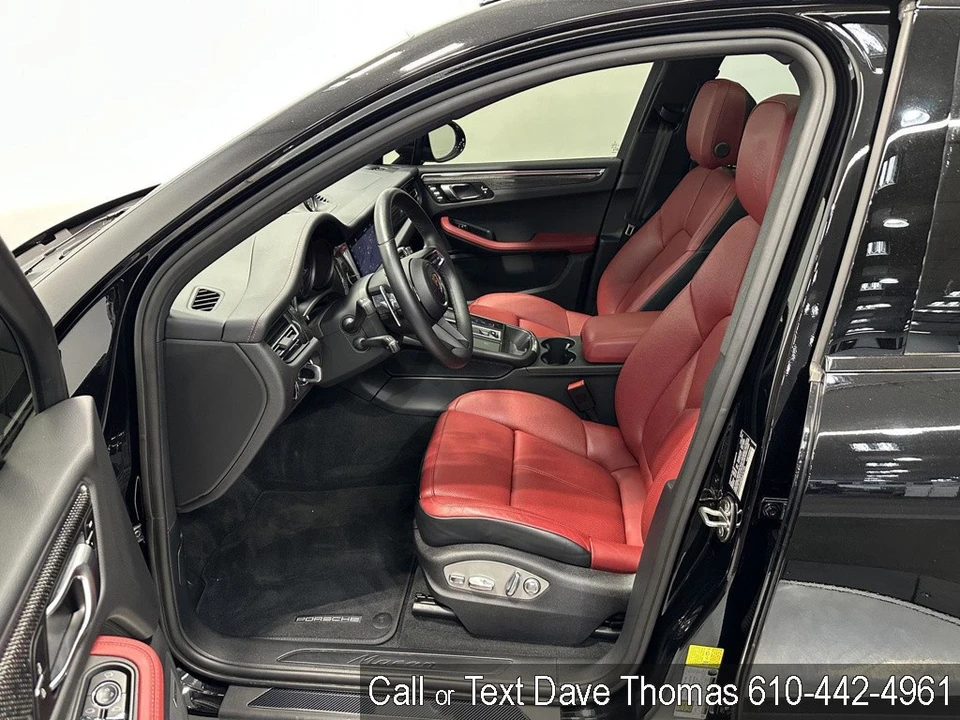 2024 Porsche Macan - Image 12 of 24