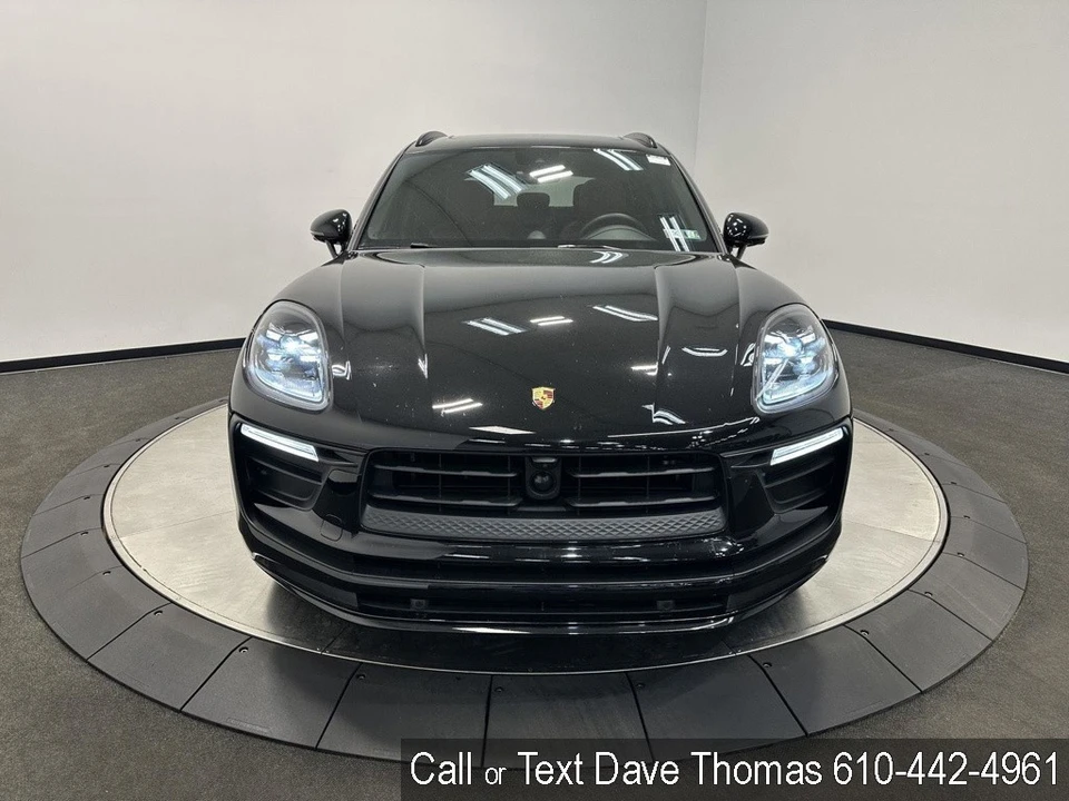 2024 Porsche Macan - Image 11 of 24
