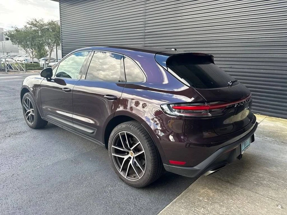 2024 Porsche Macan - Image 3 of 4