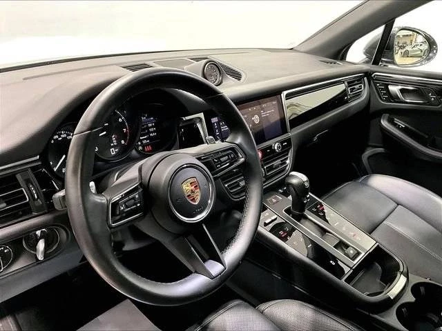 2024 Porsche Macan - Image 4 of 4