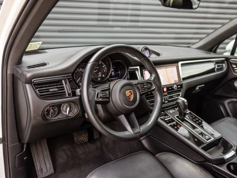 2024 Porsche Macan - Image 4 of 4