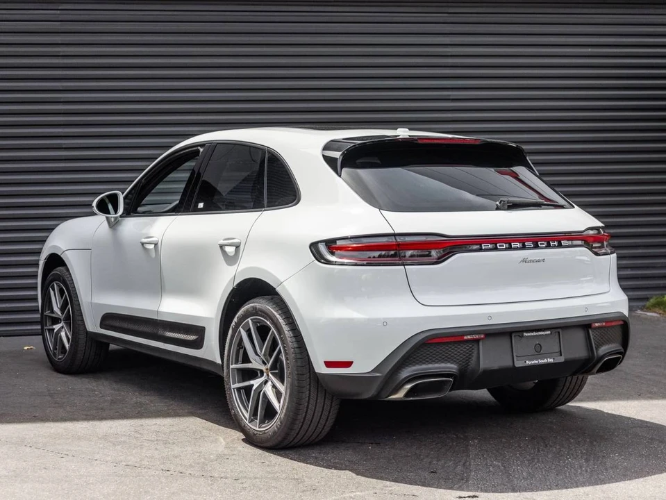 2024 Porsche Macan - Image 3 of 4