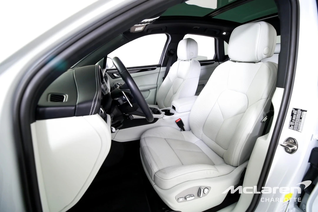 2024 Porsche Macan - Image 11 of 31