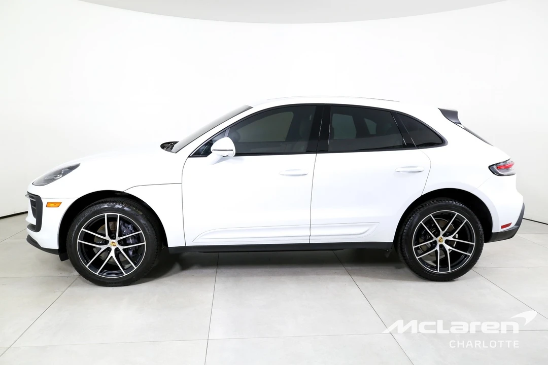2024 Porsche Macan - Image 5 of 31