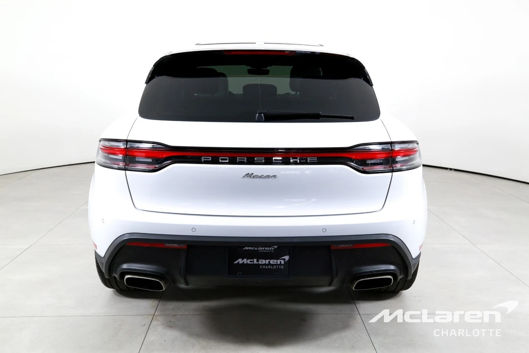 2024 Porsche Macan - Image 7 of 31