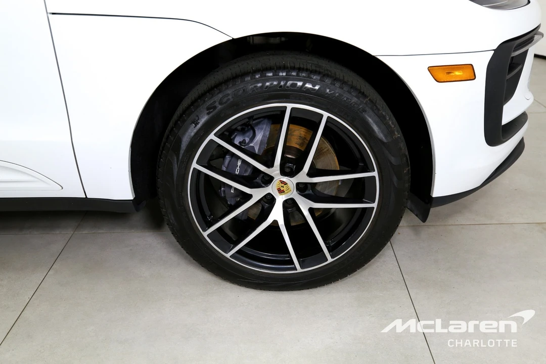 2024 Porsche Macan - Image 31 of 31