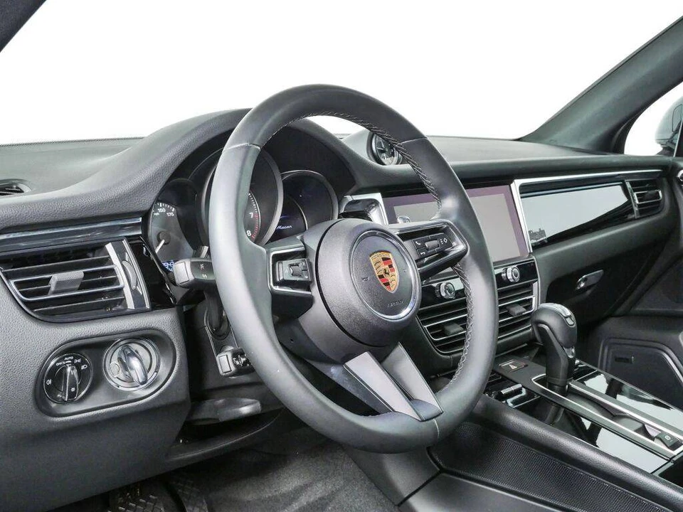 2024 Porsche Macan - Image 4 of 4