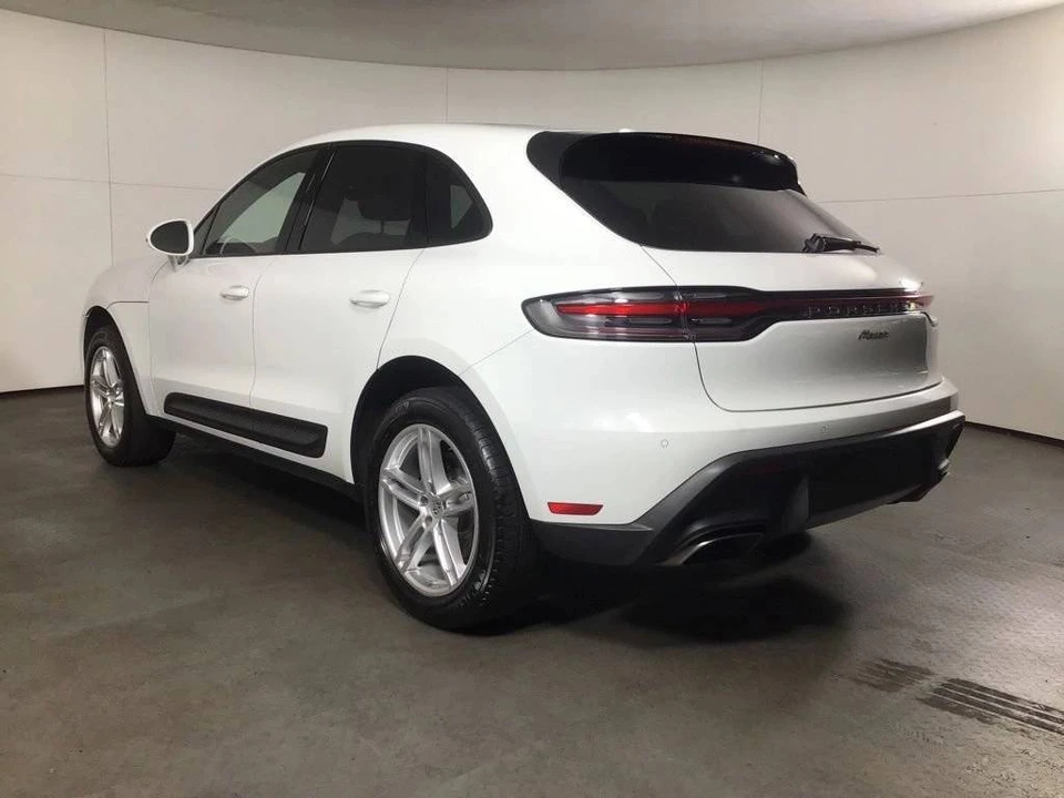 2024 Porsche Macan - Image 3 of 4