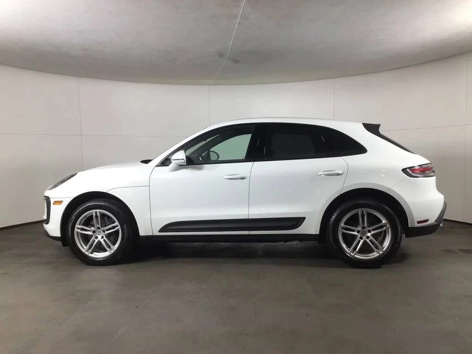 2024 Porsche Macan - Image 2 of 4