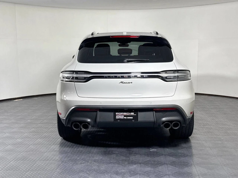 2024 Porsche Macan - Image 2 of 4