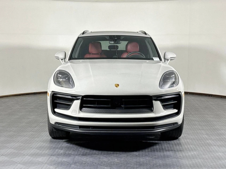 2024 Porsche Macan - Image 4 of 4