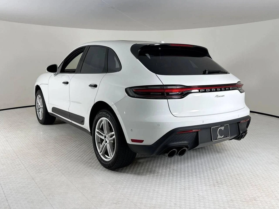 2024 Porsche Macan - Image 3 of 4