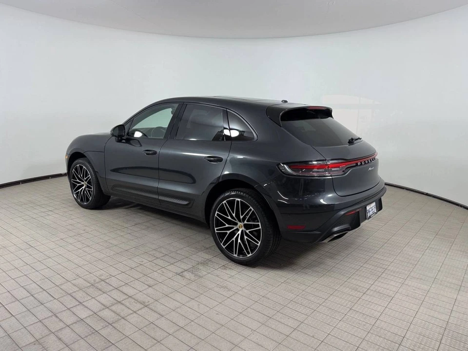 2024 Porsche Macan - Image 3 of 4