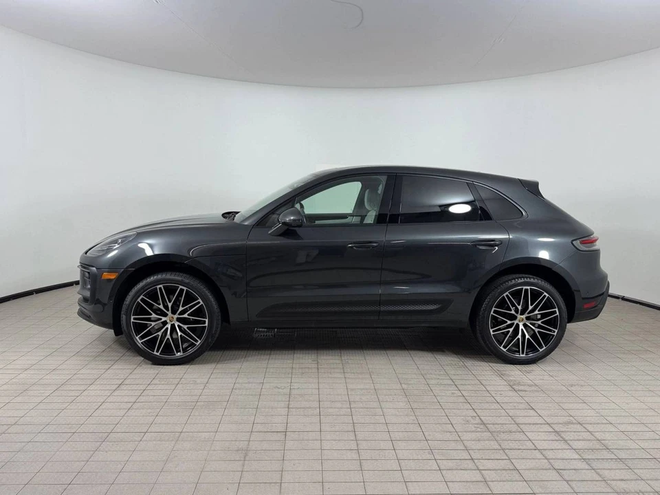 2024 Porsche Macan - Image 2 of 4