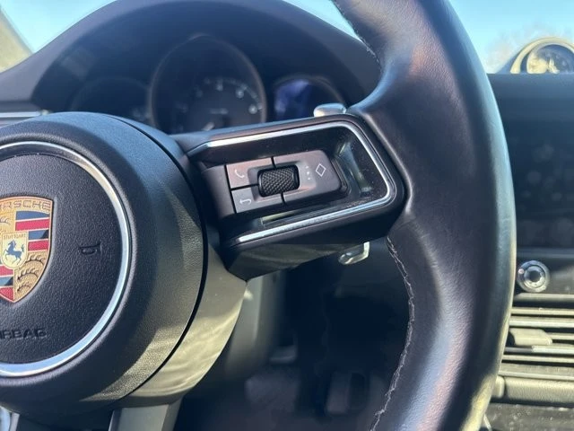 2024 Porsche Macan - Image 9 of 12
