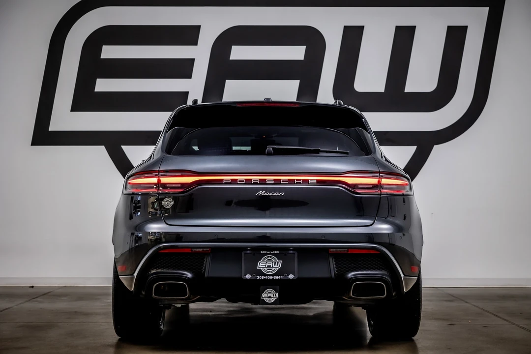 2024 Porsche Macan - Image 10 of 12