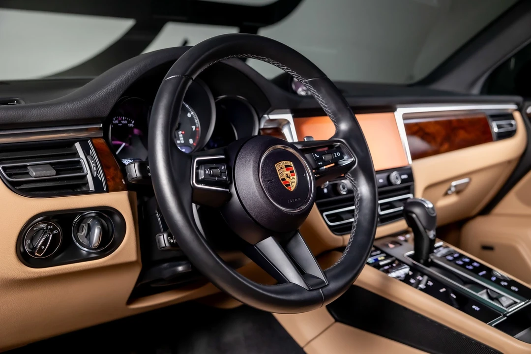 2024 Porsche Macan - Image 7 of 12