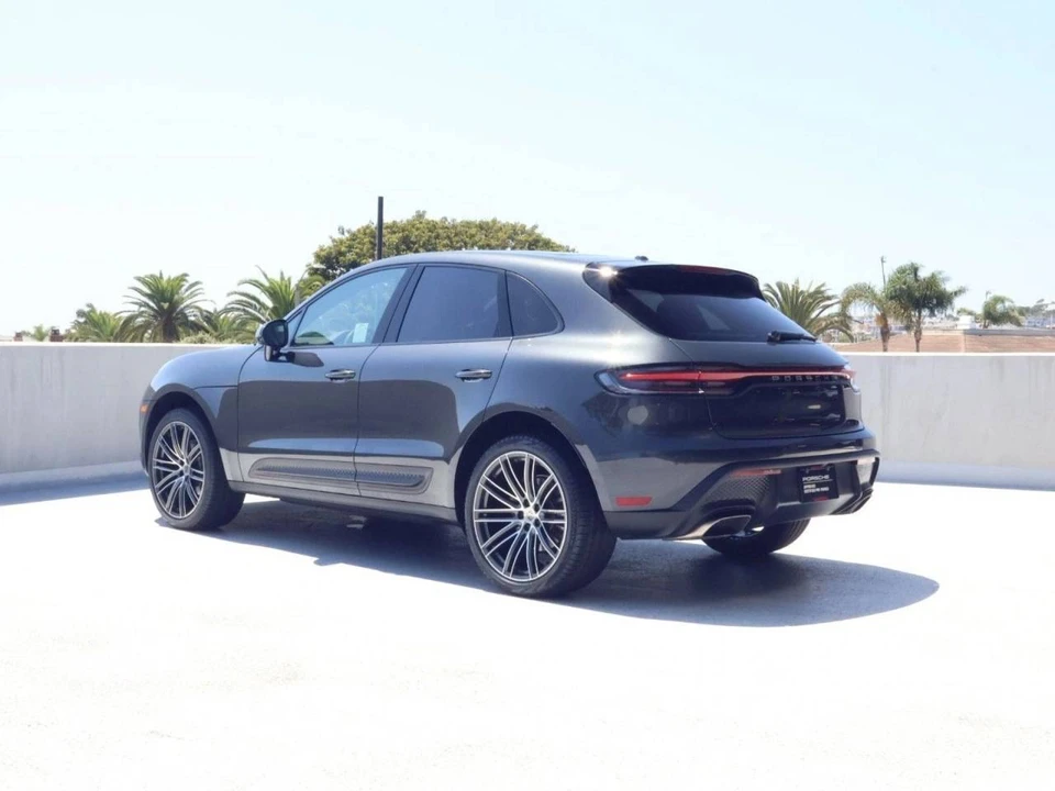 2024 Porsche Macan - Image 3 of 4