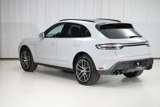 2024 Porsche Macan - Image 17 of 21