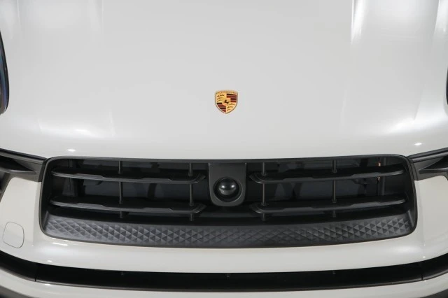 2024 Porsche Macan - Image 6 of 21