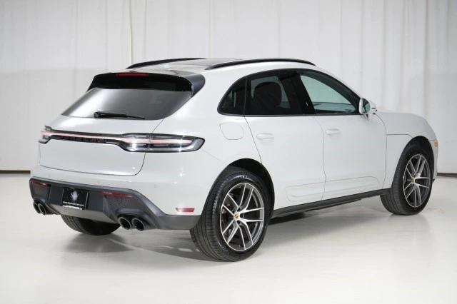 2024 Porsche Macan - Image 11 of 21