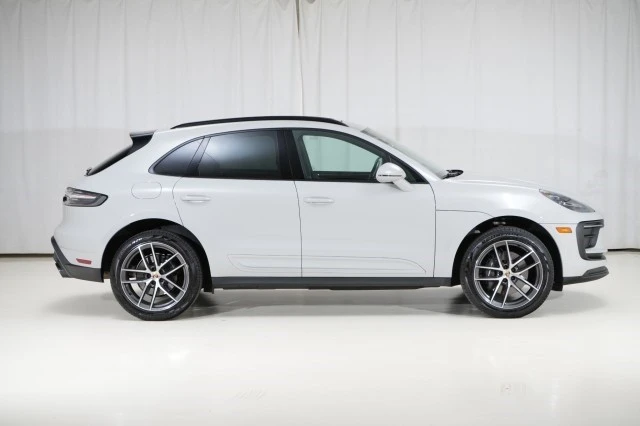 2024 Porsche Macan - Image 10 of 21