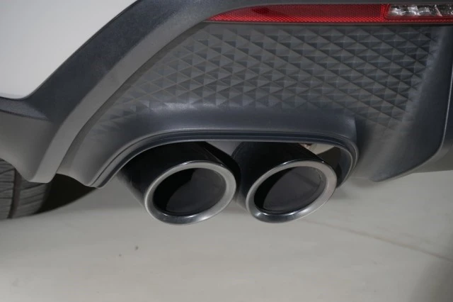2024 Porsche Macan - Image 19 of 21
