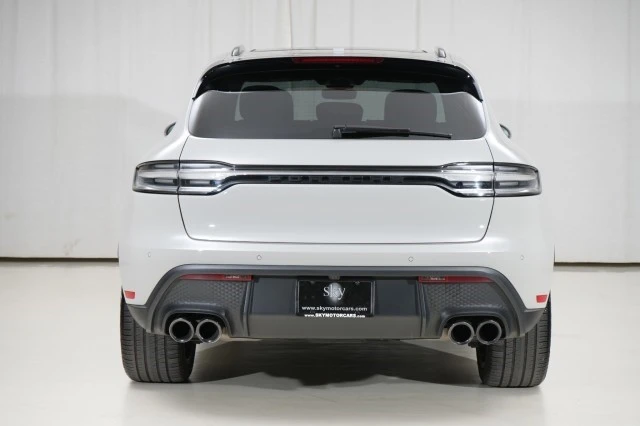 2024 Porsche Macan - Image 15 of 21