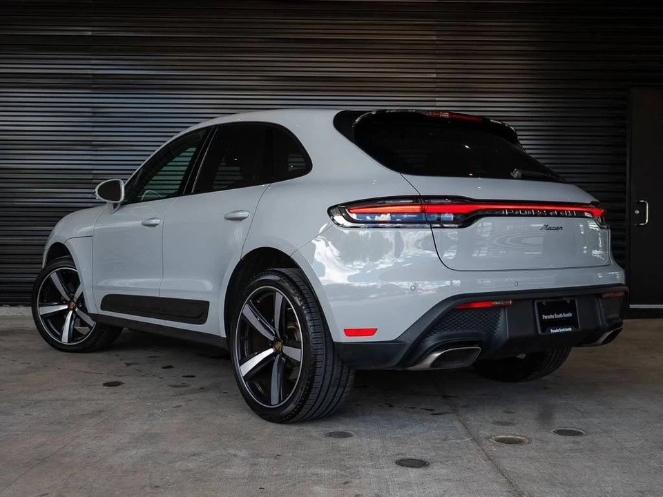 2024 Porsche Macan - Image 3 of 4