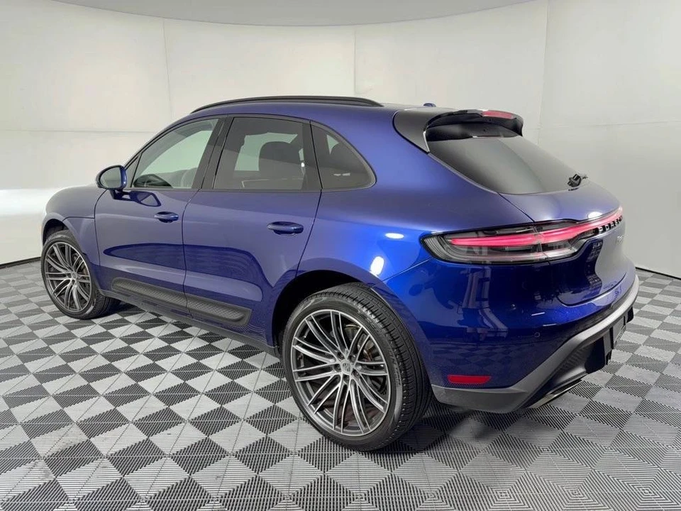 2024 Porsche Macan - Image 3 of 4