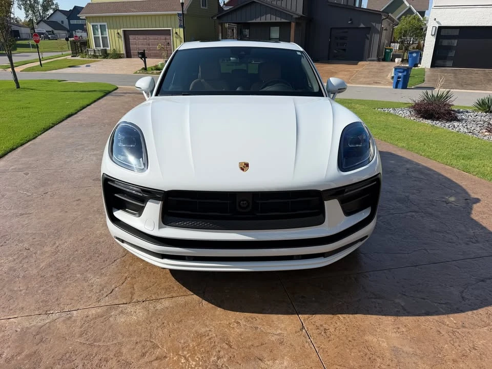 2024 Porsche Macan - Image 2 of 16