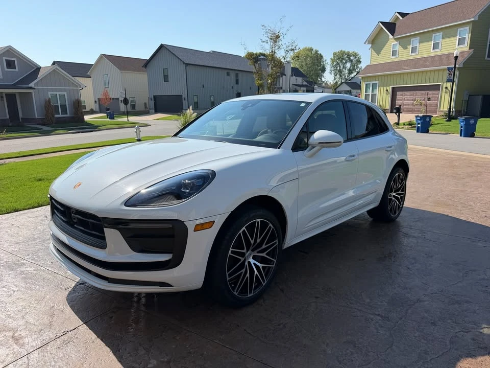 2024 Porsche Macan - Image 3 of 16