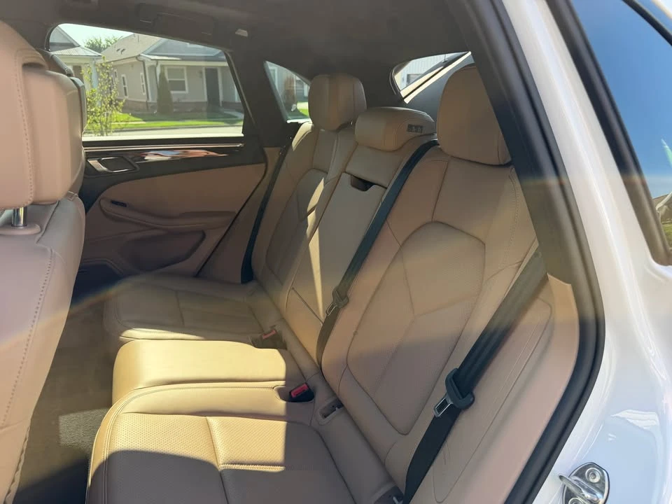 2024 Porsche Macan - Image 8 of 16