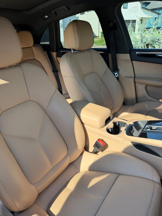 2024 Porsche Macan - Image 11 of 16