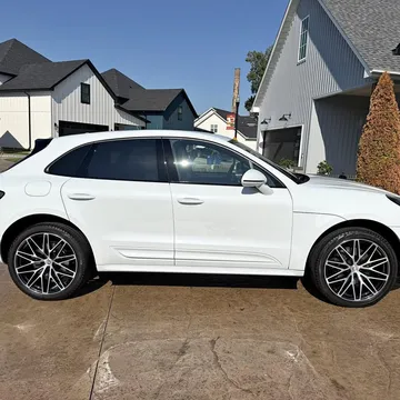 2024 Porsche Macan Base