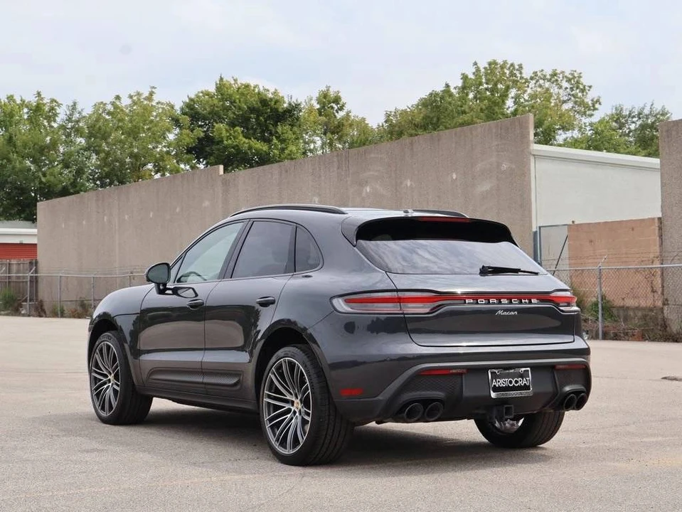 2024 Porsche Macan - Image 3 of 4