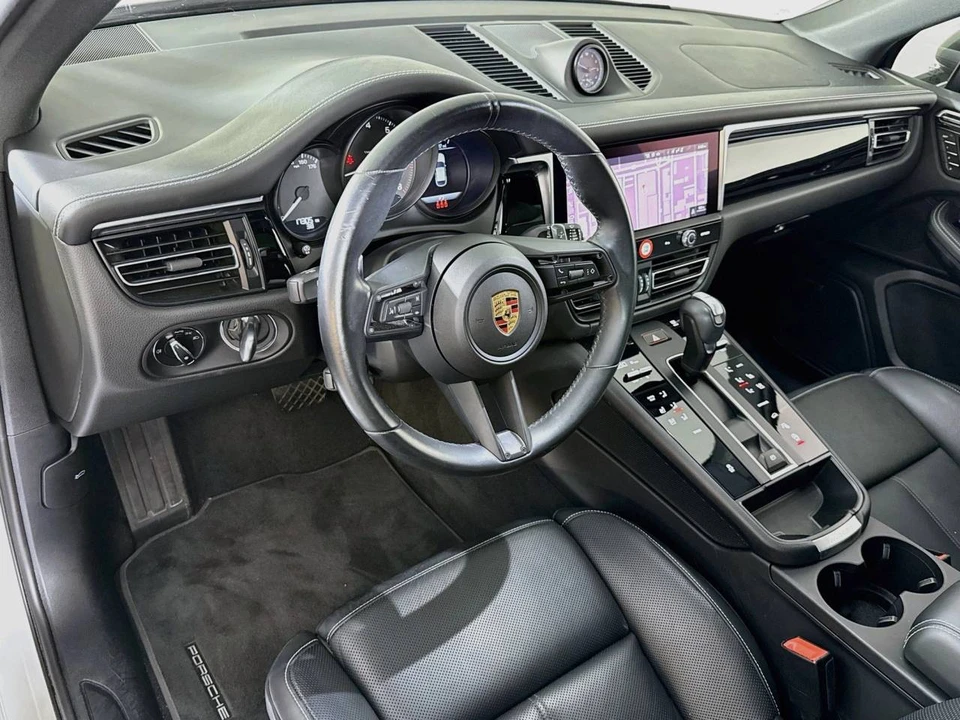 2024 Porsche Macan - Image 4 of 4