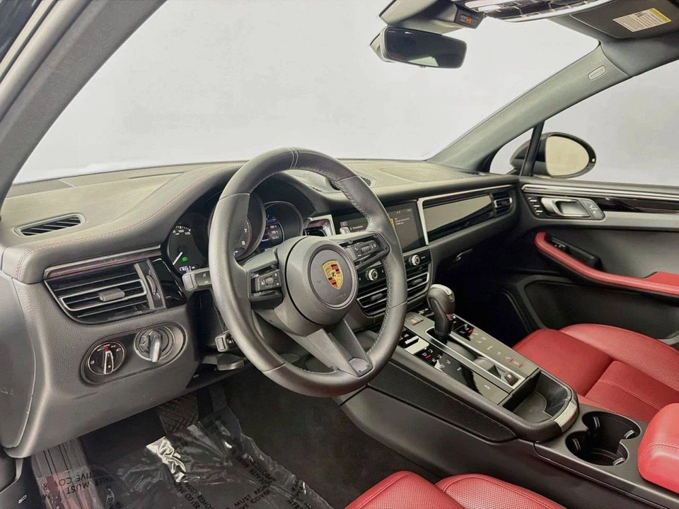 2024 Porsche Macan - Image 4 of 4