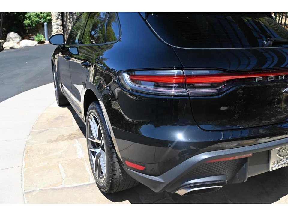 2024 Porsche Macan - Image 9 of 31