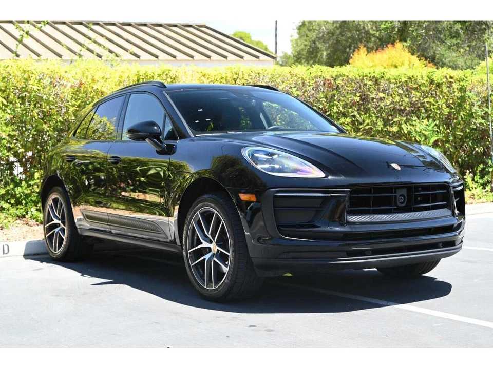 2024 Porsche Macan - Image 3 of 31