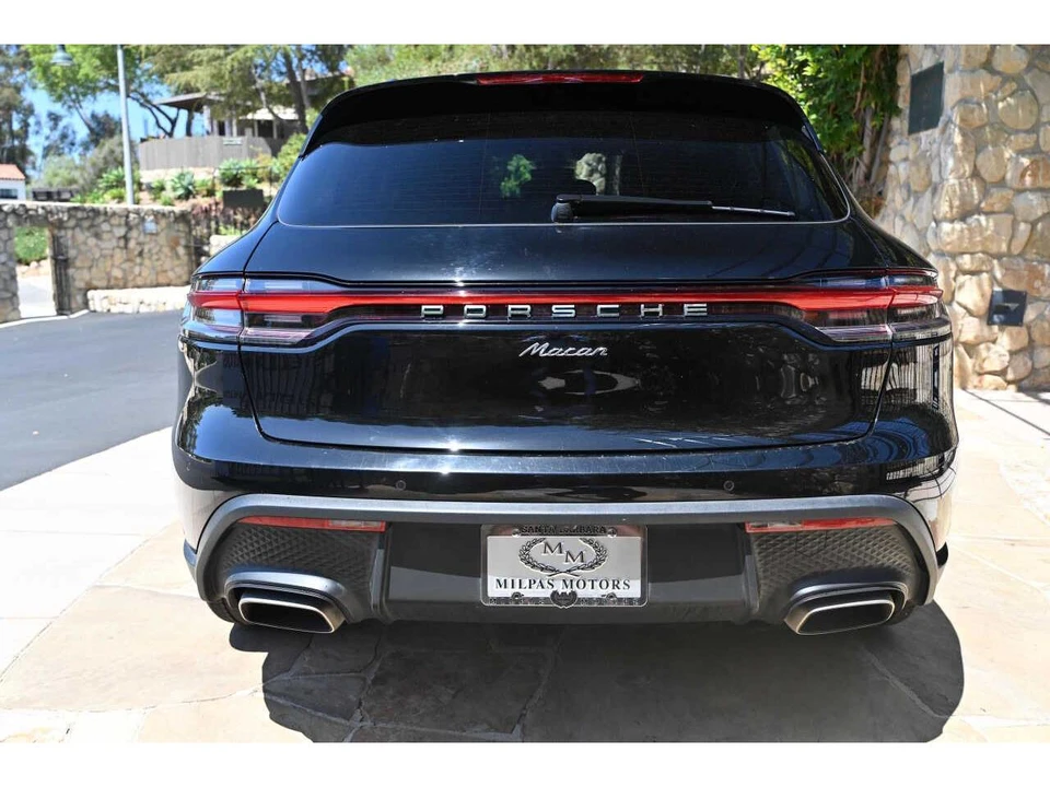 2024 Porsche Macan - Image 10 of 31