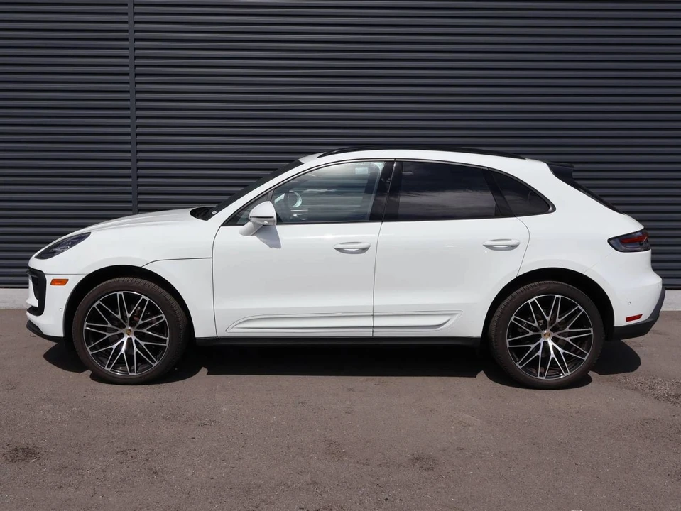 2024 Porsche Macan - Image 2 of 4
