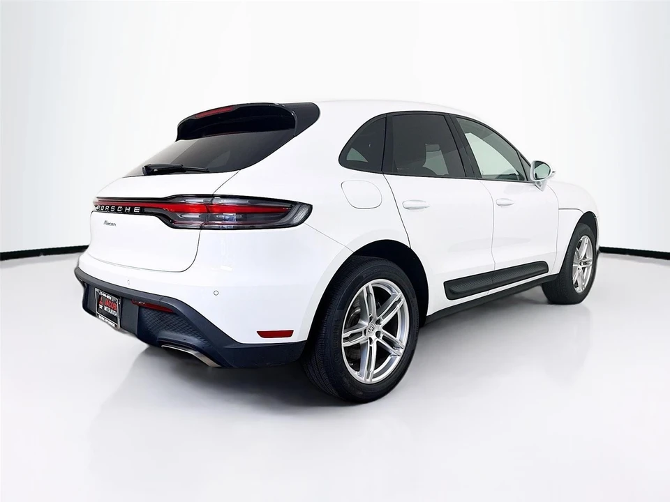 2024 Porsche Macan - Image 7 of 21