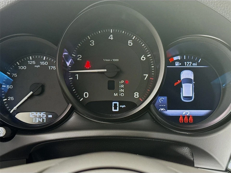 2024 Porsche Macan - Image 12 of 21