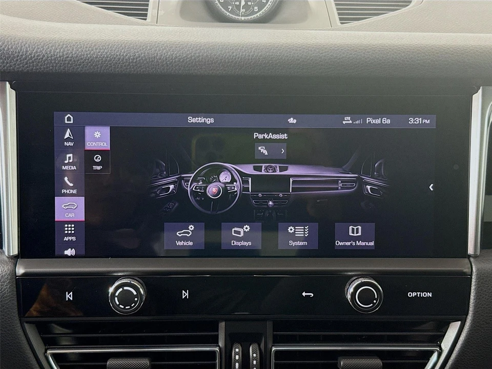 2024 Porsche Macan - Image 15 of 21