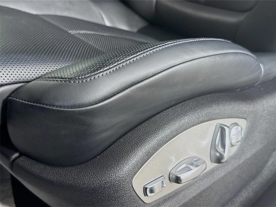 2024 Porsche Macan - Image 20 of 21